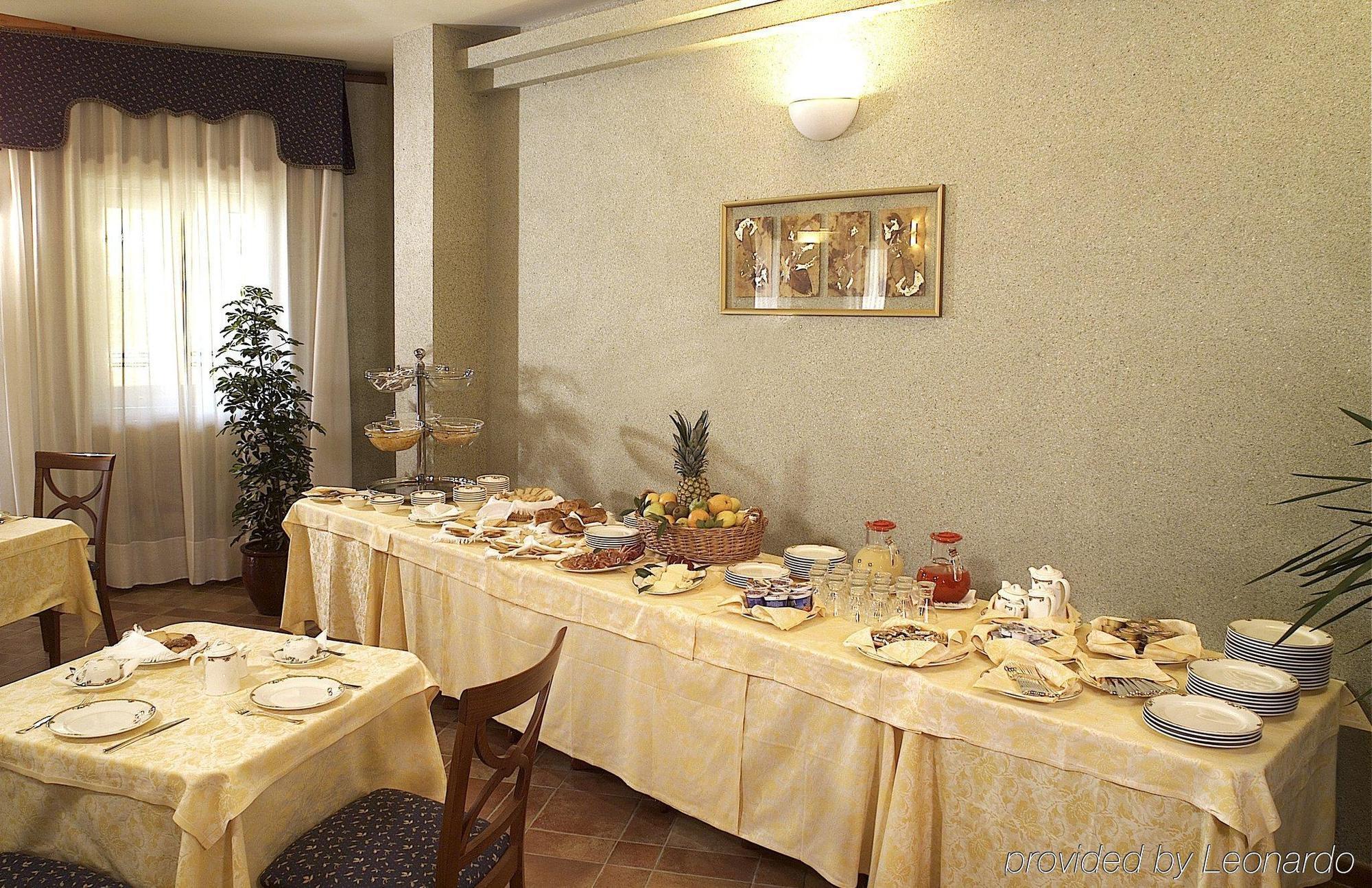 Hotel San Giorgio Sangano المطعم الصورة