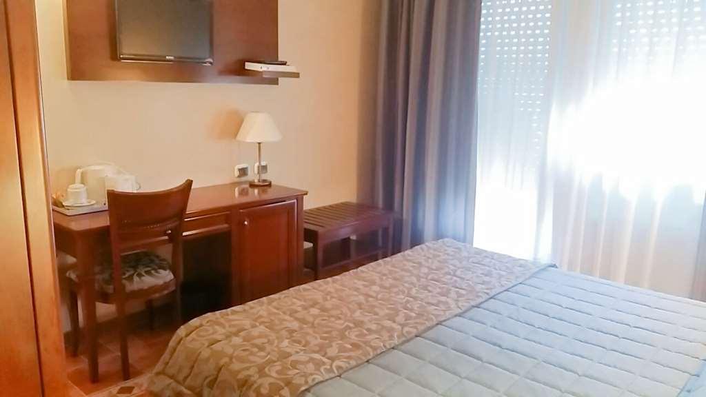 Hotel San Giorgio Sangano الغرفة الصورة