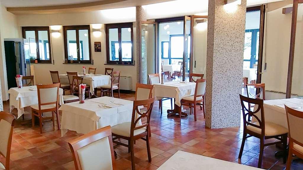 Hotel San Giorgio Sangano المطعم الصورة