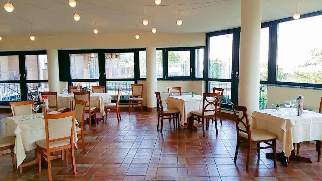 Hotel San Giorgio Sangano المطعم الصورة